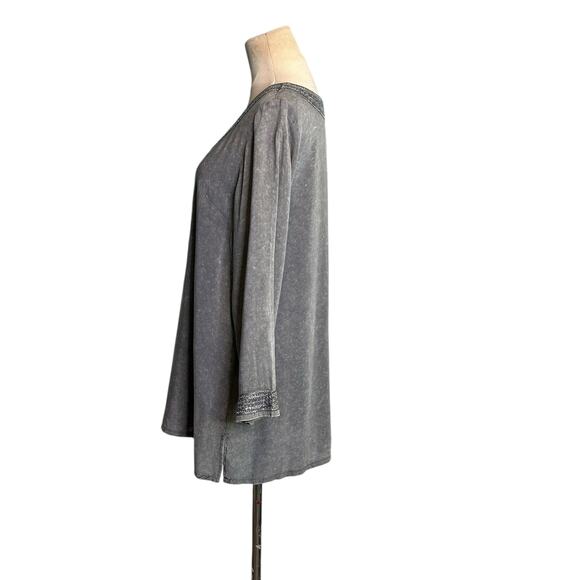 Luna Moon Gray Distress Metallic Embroidered 3/4 Sleeve Blouse size Small - Picture 6 of 13